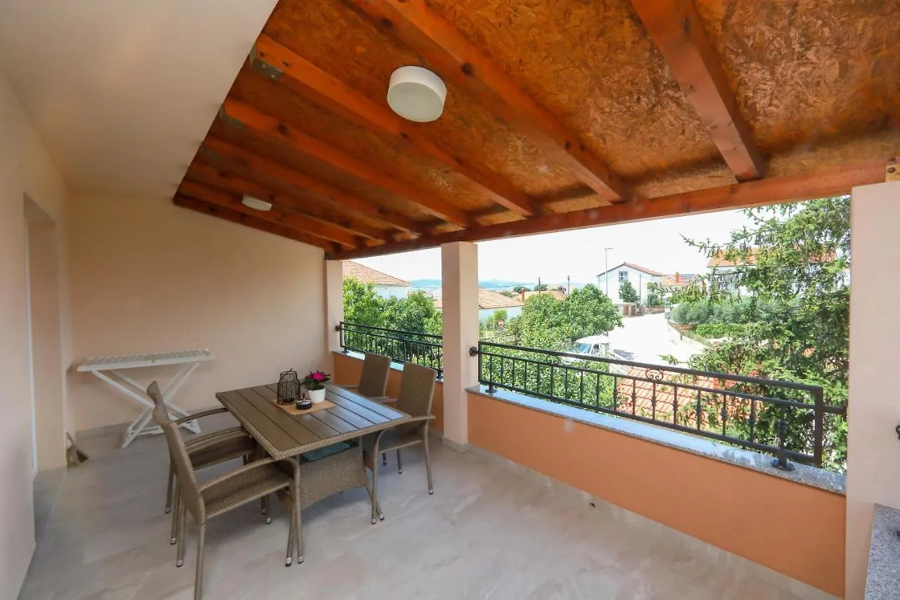 Alfonso Apartman Bibinje 0*,